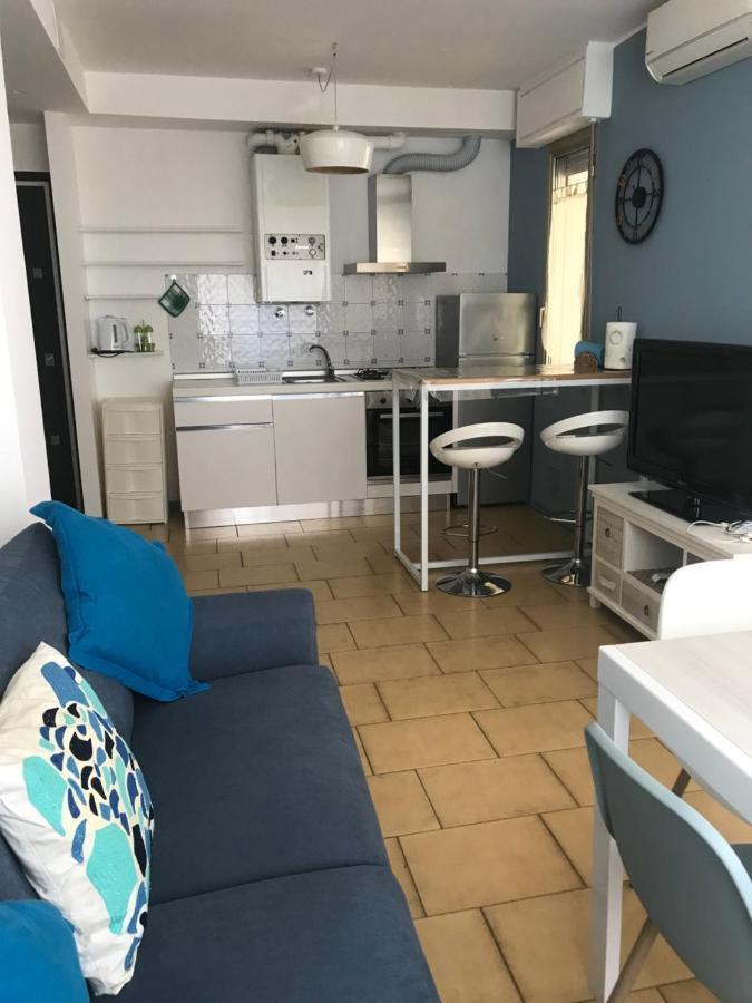 Blue Shades Apartment Бордихера Екстериор снимка