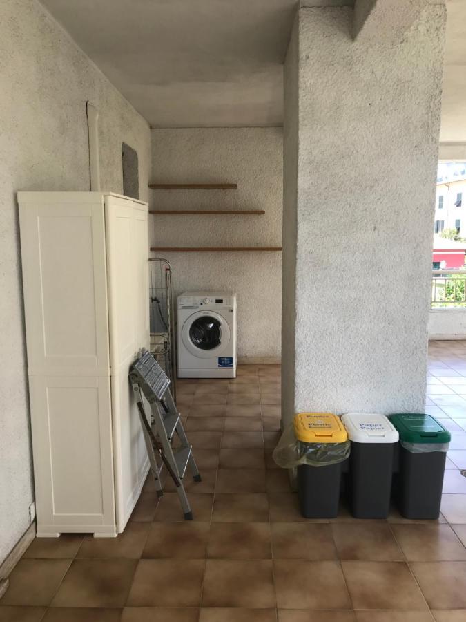 Blue Shades Apartment Бордихера Екстериор снимка