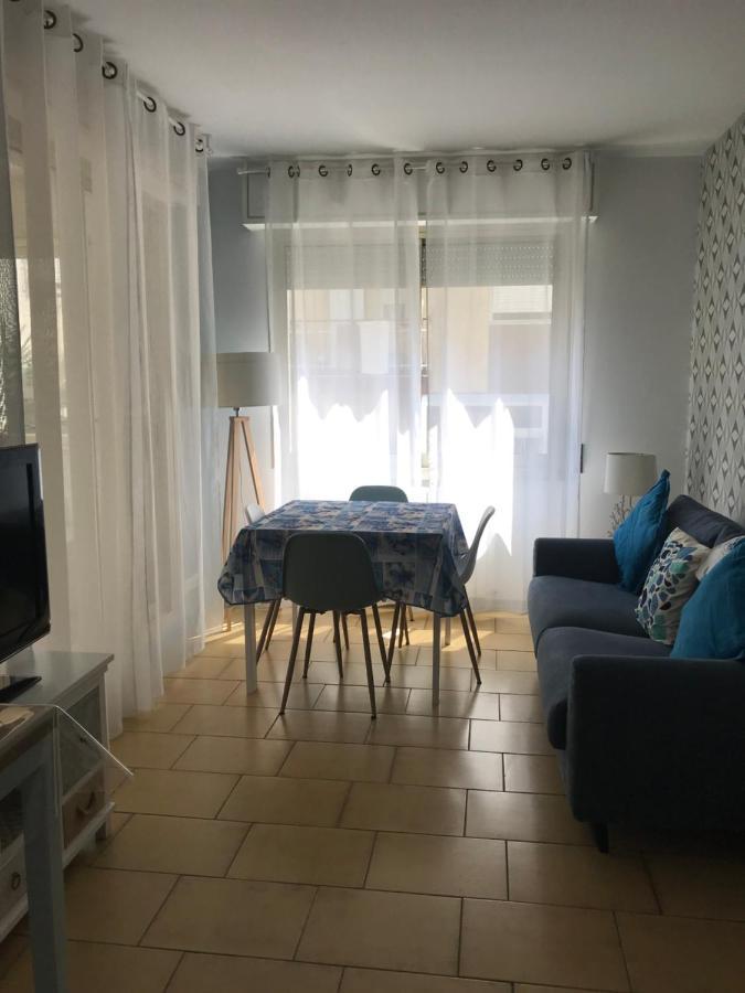 Blue Shades Apartment Бордихера Екстериор снимка
