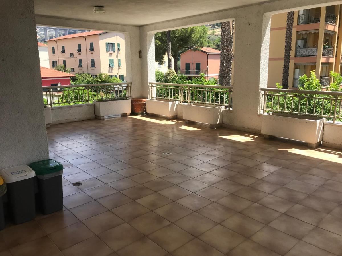 Blue Shades Apartment Бордихера Екстериор снимка